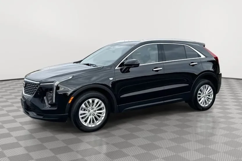 2024 Cadillac XT4 Luxury photo 1