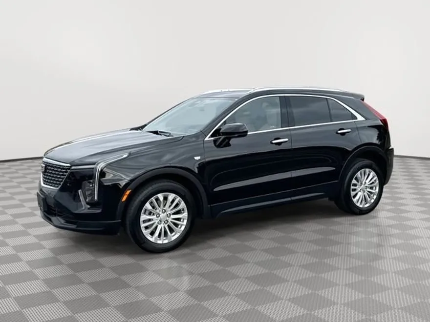 2024 Cadillac XT4 Luxury photo 1
