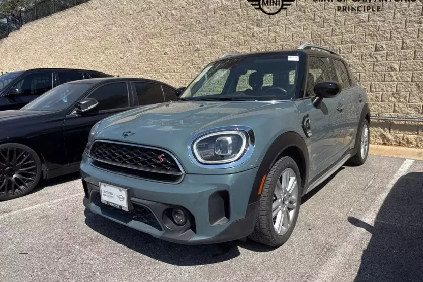 2023 Mini Countryman Signature photo 1