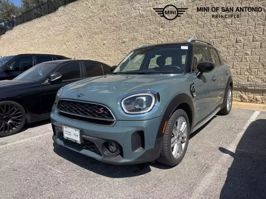 2023 Mini Countryman Signature photo 1
