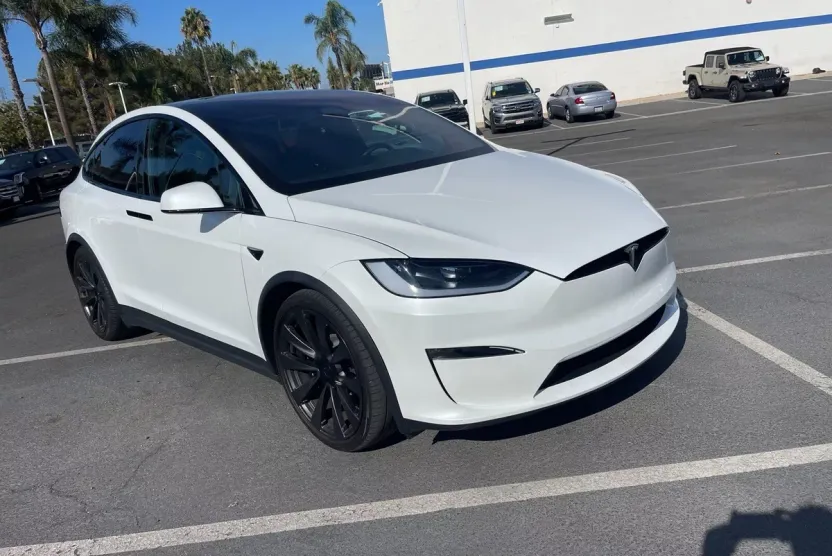 2023 Tesla Model X Standard Range photo 1