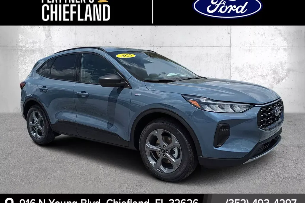 2025 Ford Escape ST-Line photo 1