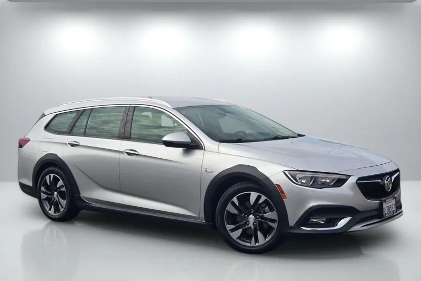 2018 Buick Regal TourX Preferred photo 1