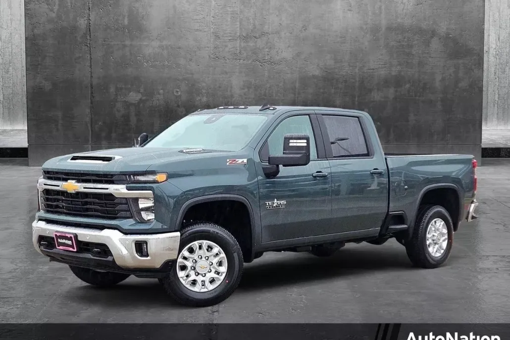 2025 Chevrolet Silverado 2500HD LT photo 1