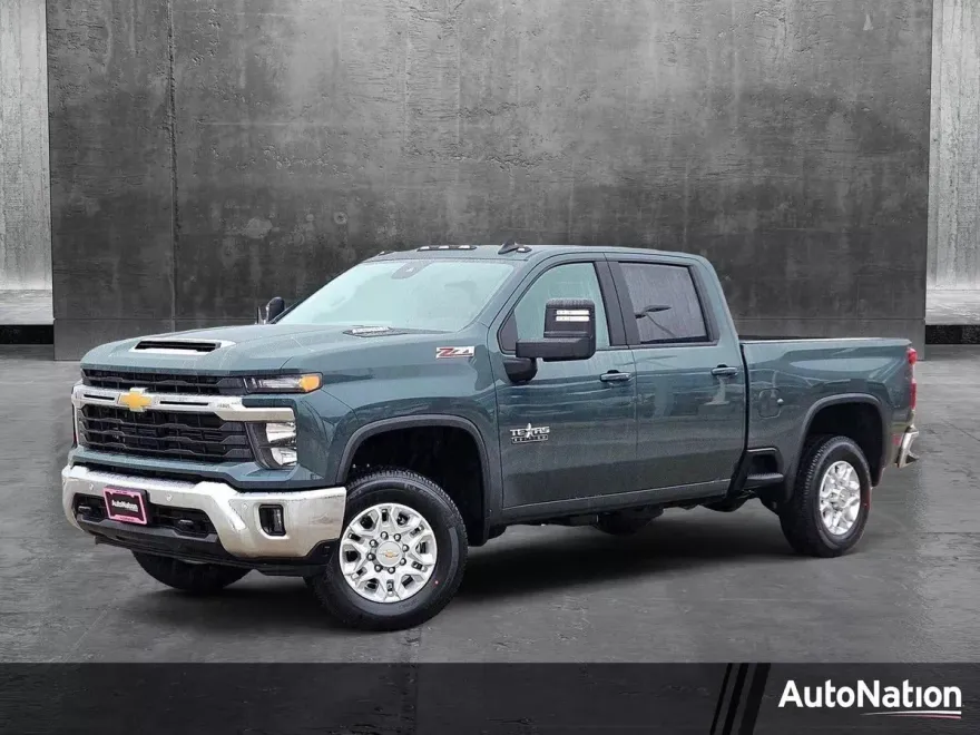 2025 Chevrolet Silverado 2500HD LT photo 1