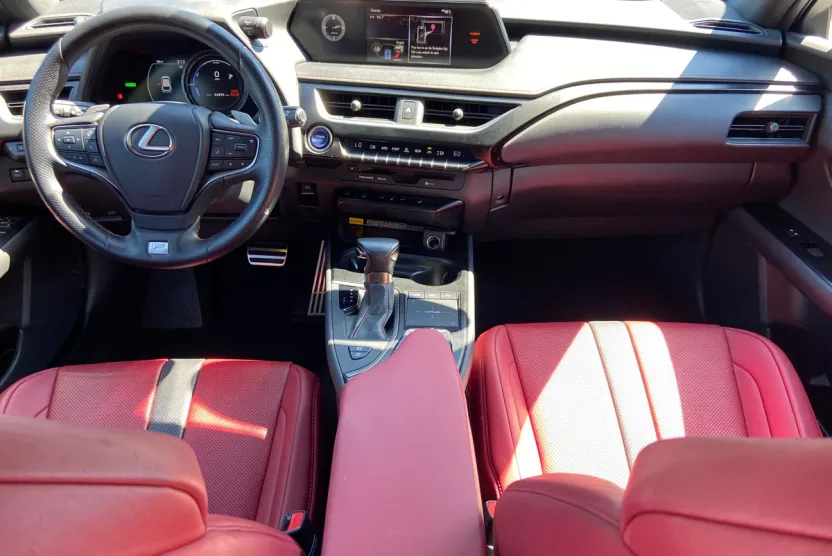 2022 Lexus UX 250h F SPORT photo 1