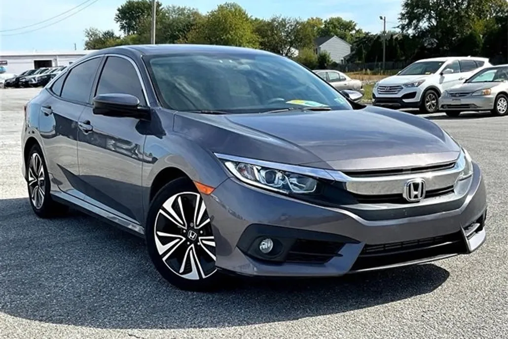 2017 Honda Civic EX-T photo 1