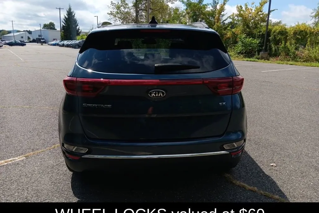 2022 Kia Sportage EX photo 1