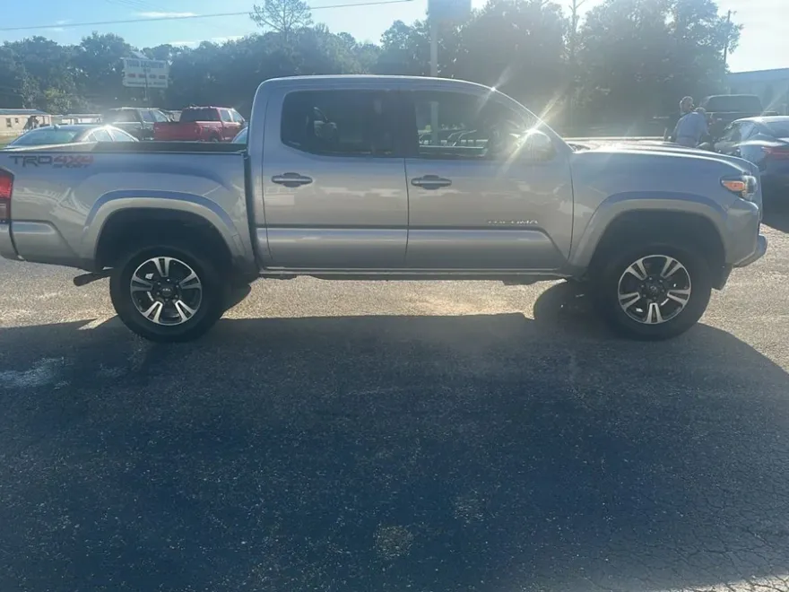 2017 Toyota Tacoma SR5 Sport TRD Pro photo 1