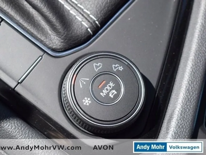 2024 Volkswagen Taos SE photo 29