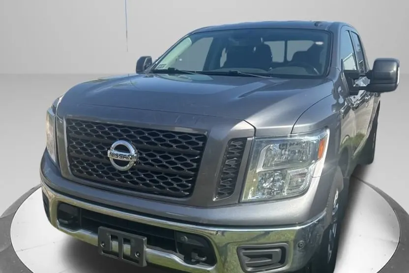 2019 Nissan Titan SV photo 1