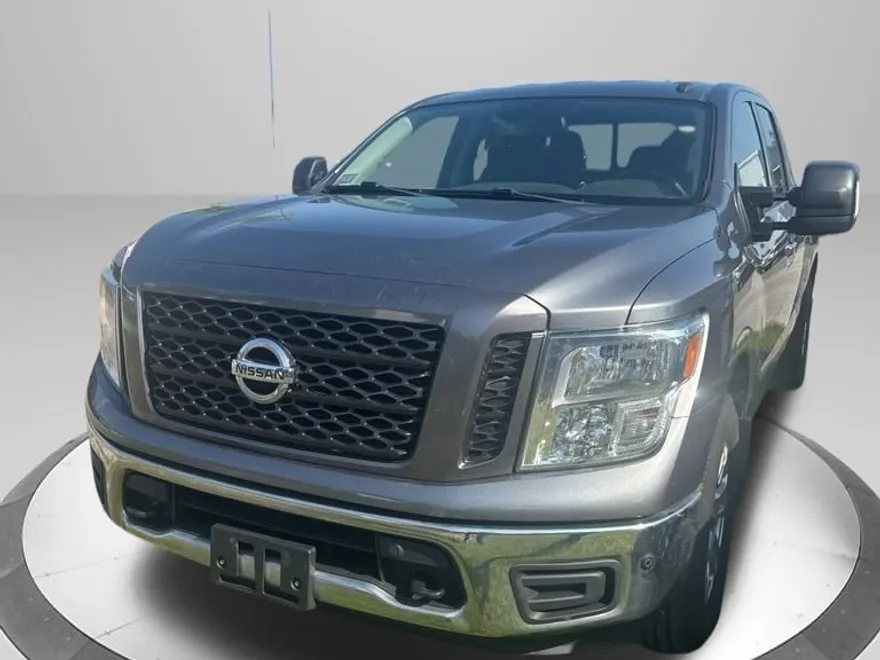 2019 Nissan Titan SV photo 1