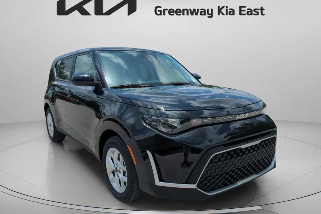 2025 Kia Soul LX photo 1