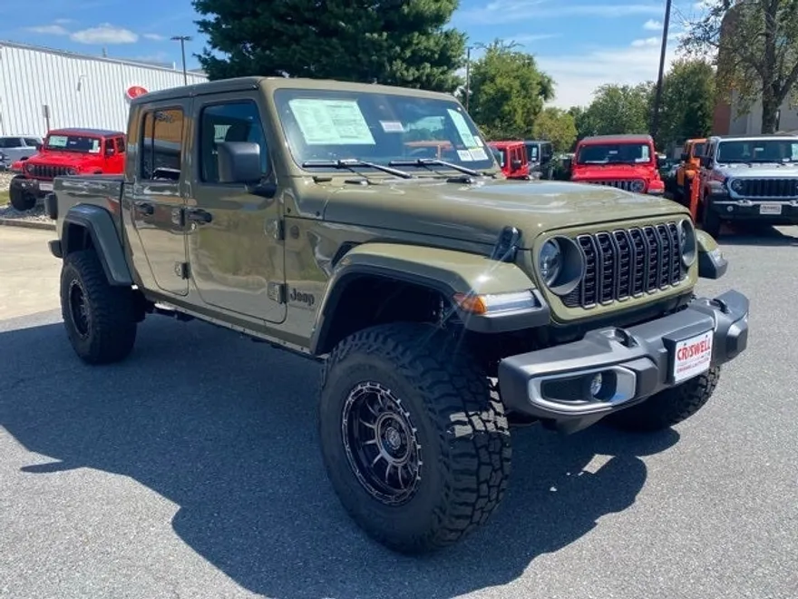 2025 Jeep Gladiator Sport S photo 1