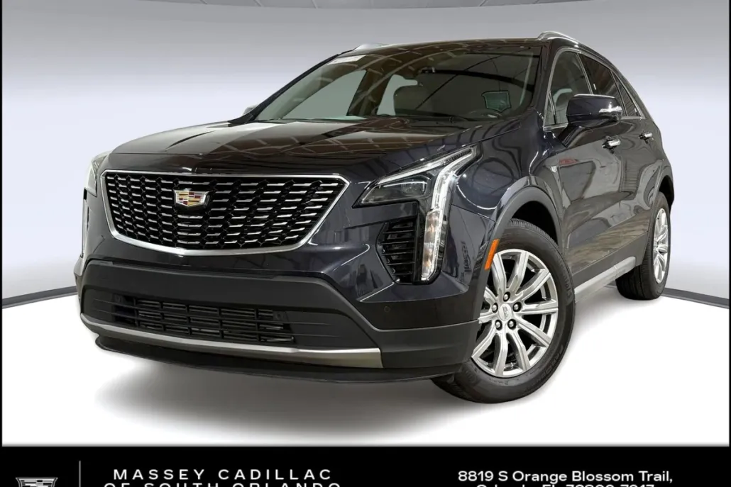 2023 Cadillac XT4 Premium Luxury photo 1