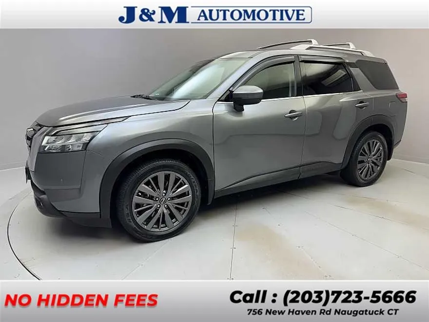 2022 Nissan Pathfinder SL photo 1