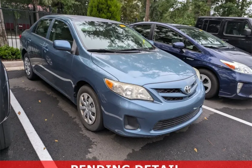 2013 Toyota Corolla L photo 1