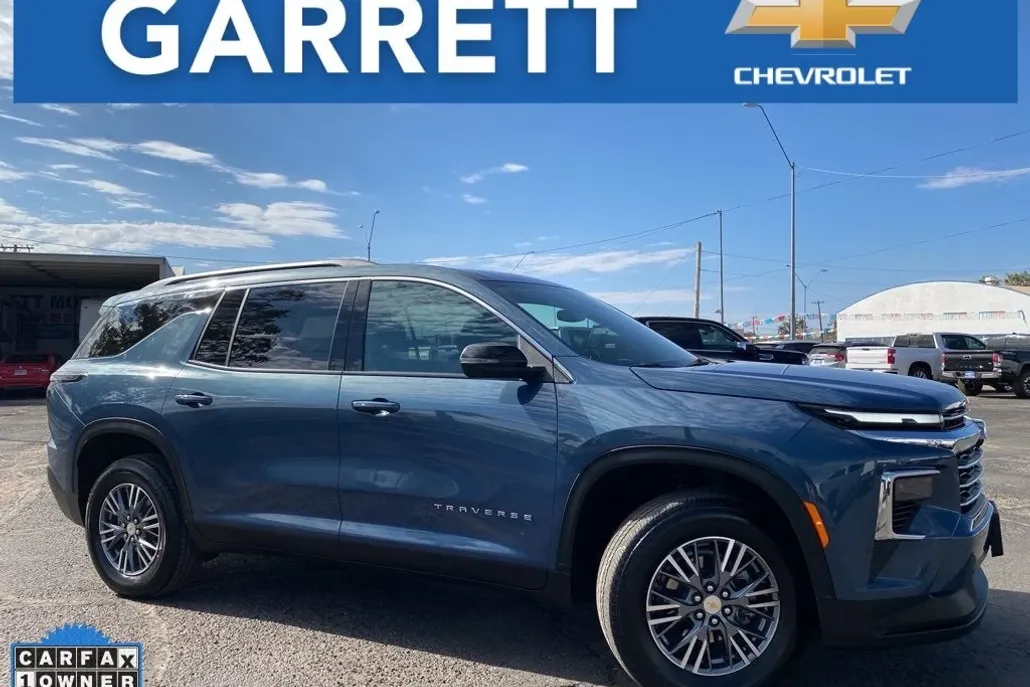 2025 Chevrolet Traverse photo 1