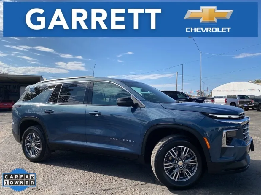 2025 Chevrolet Traverse photo 1