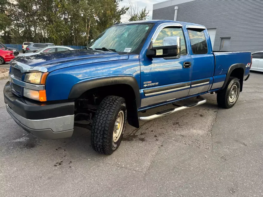 2004 Chevrolet Silverado 2500HD LS photo 1