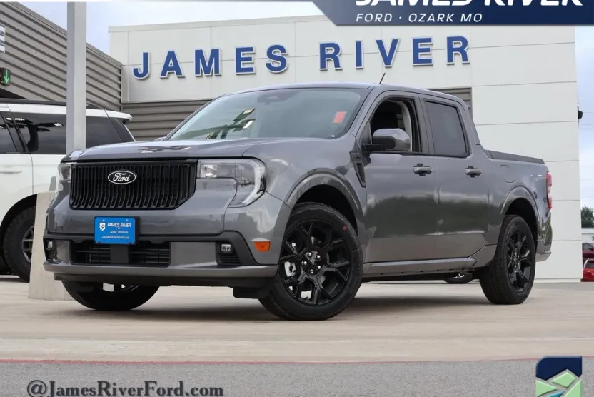 2025 Ford Maverick photo 1