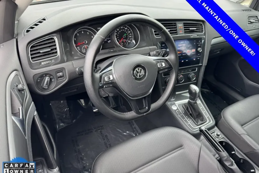 2018 Volkswagen Golf TSI SE photo 1