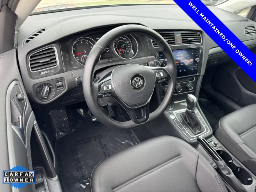2018 Volkswagen Golf TSI SE photo 1