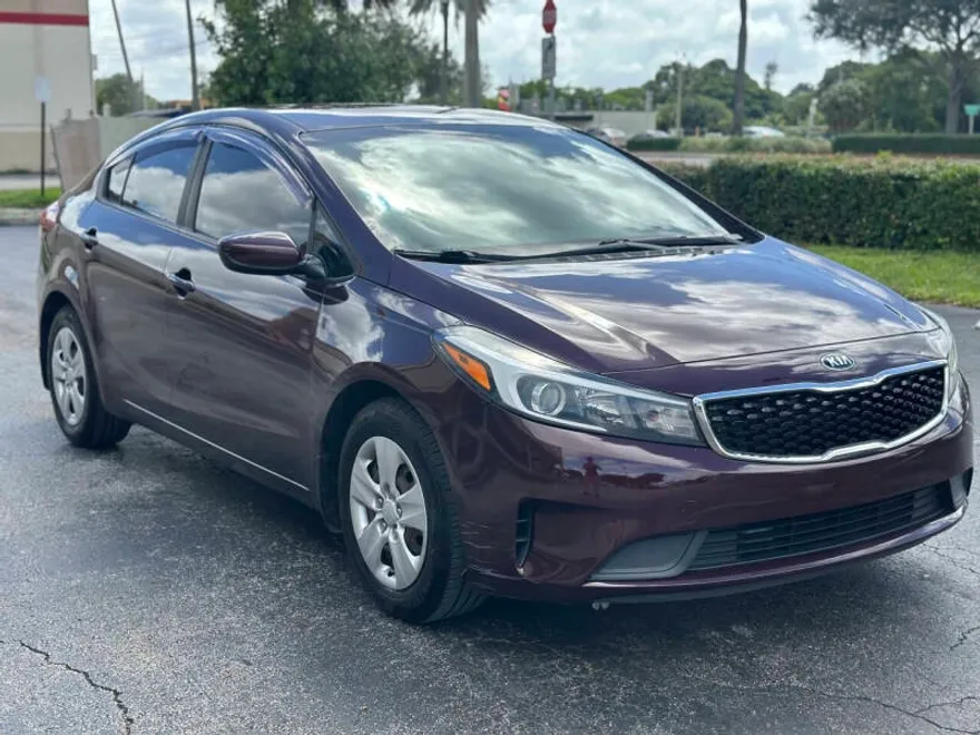 2018 Kia Forte LX Base photo 1