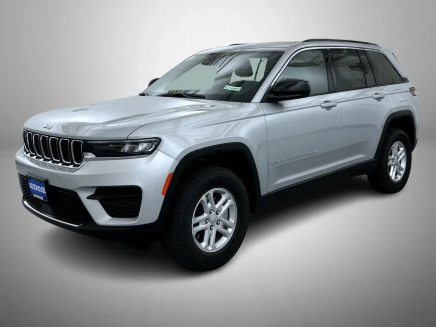 2025 Jeep Grand Cherokee Laredo photo 1