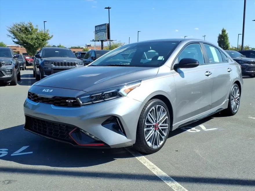 2022 Kia Forte GT photo 1