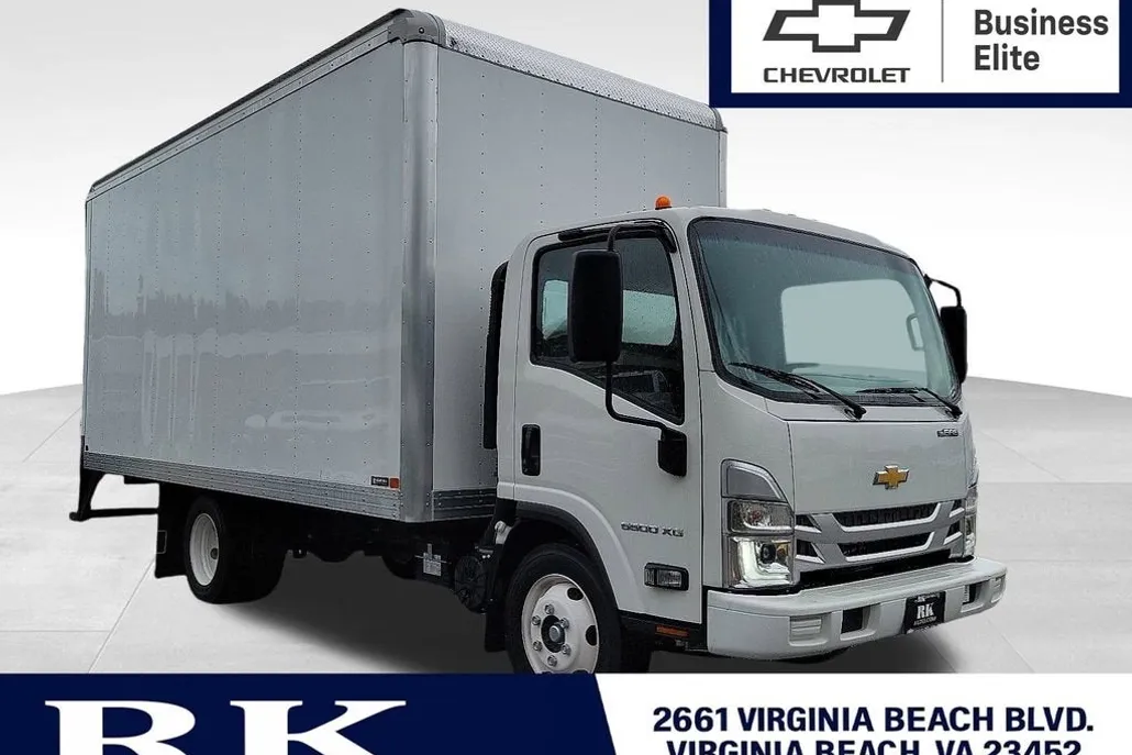 2025 Chevrolet Silverado photo 1