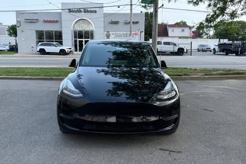 2021 Tesla Model Y Long Range photo 1