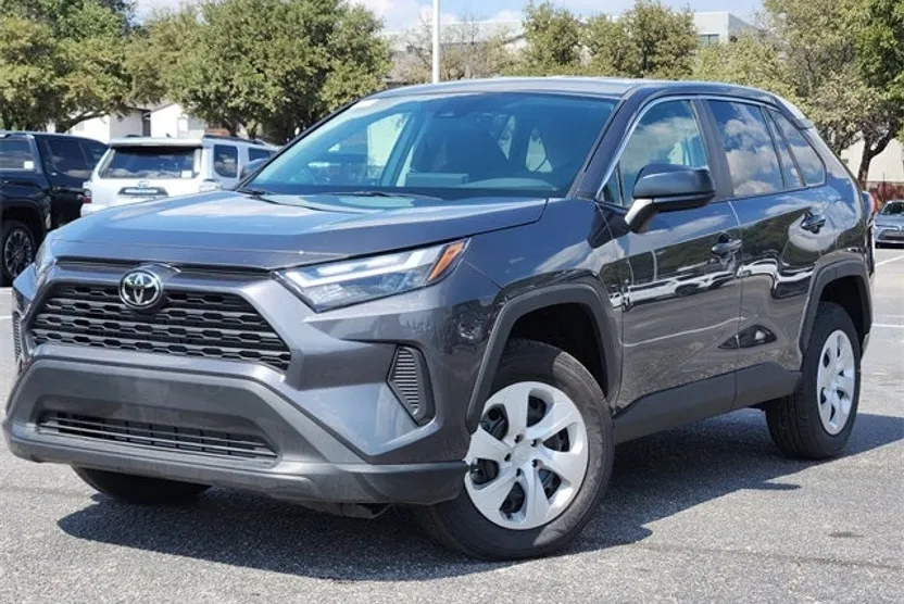 2025 Toyota RAV4 LE photo 1