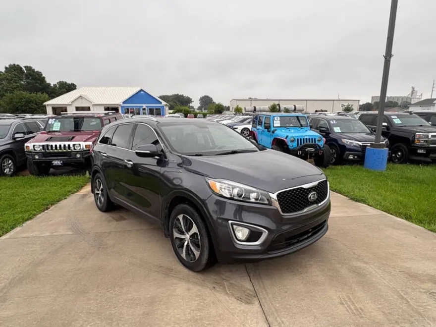 2017 Kia Sorento EX V6 photo 1