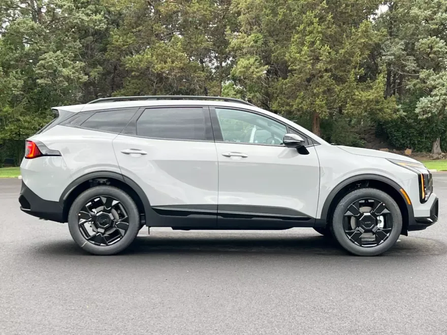 2026 Kia Sportage X-Line photo 1
