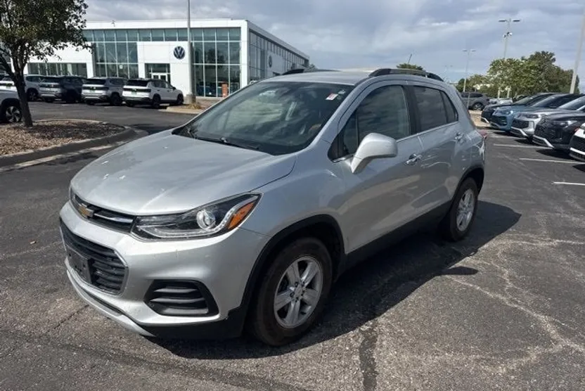 2018 Chevrolet Trax LT photo 1