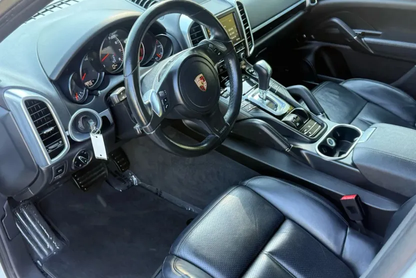 2014 Porsche Cayenne photo 1