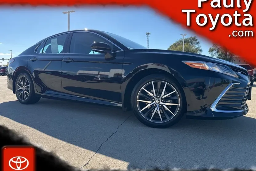 2023 Toyota Camry XLE photo 1