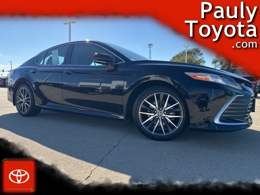 2023 Toyota Camry XLE photo 1