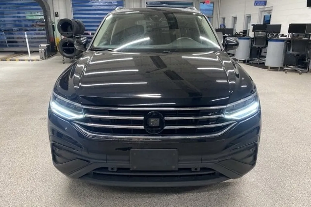 2022 Volkswagen Tiguan SE photo 1