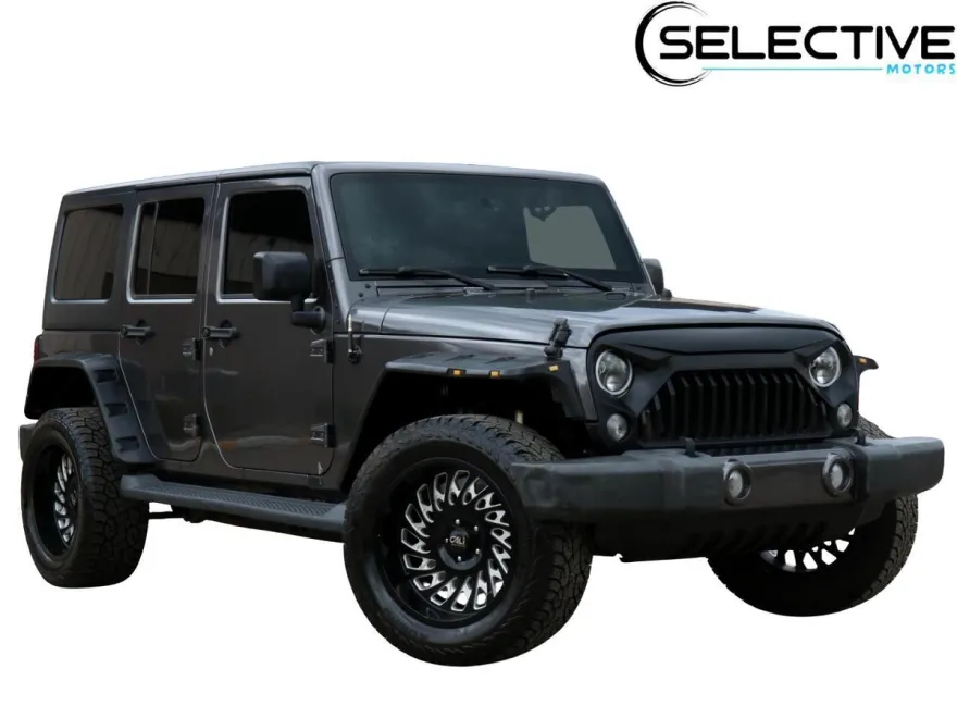2016 Jeep Wrangler Unlimited Sahara photo 1