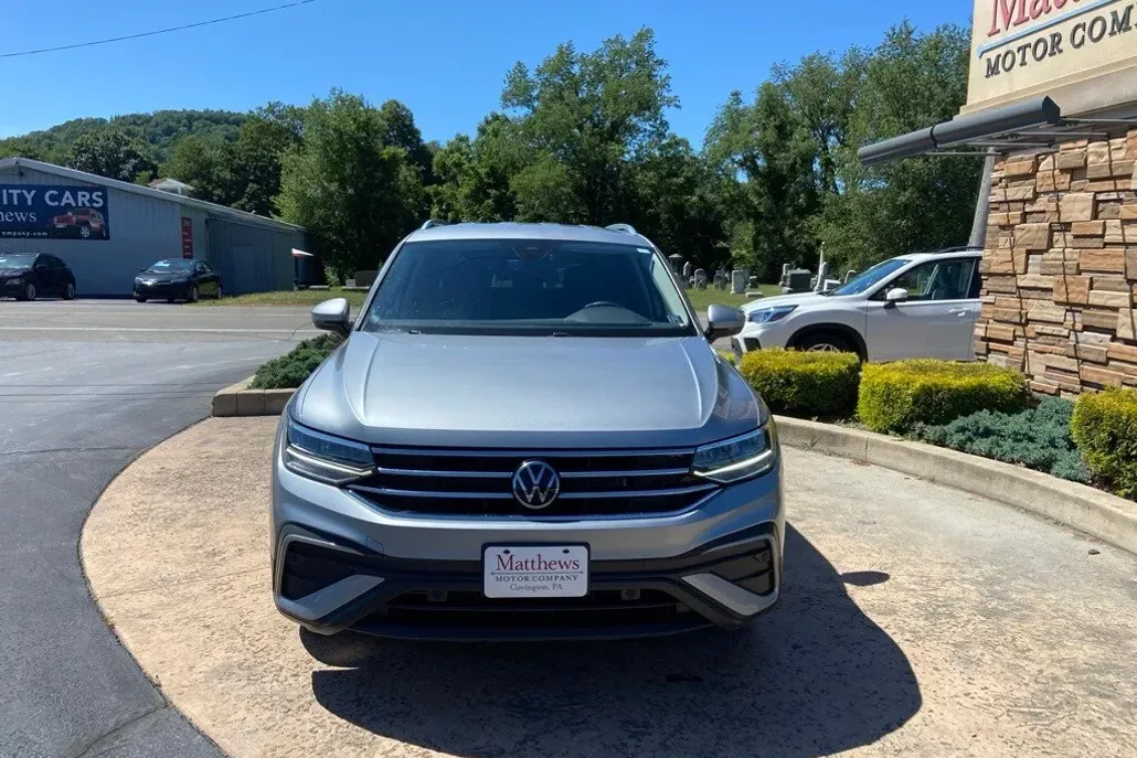 2022 Volkswagen Tiguan SE photo 1
