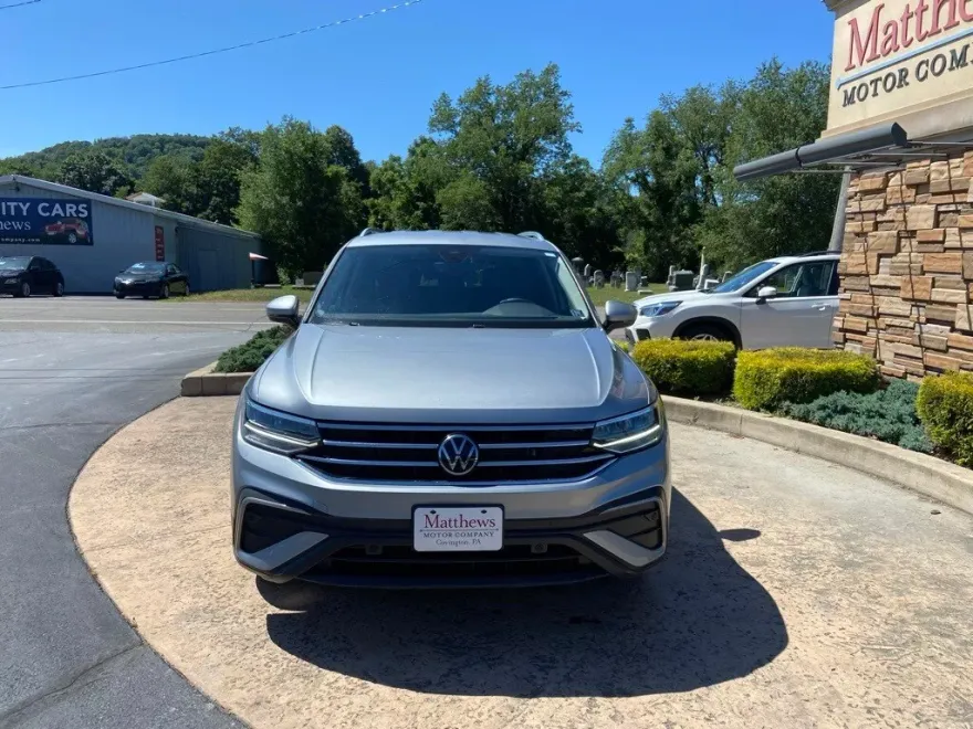 2022 Volkswagen Tiguan SE photo 1