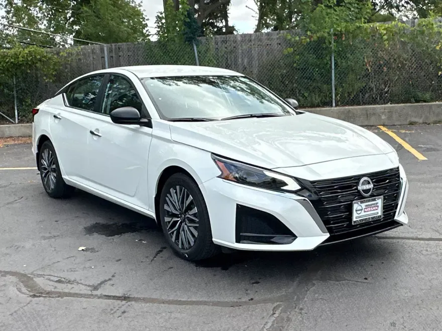 2025 Nissan Altima SV photo 1
