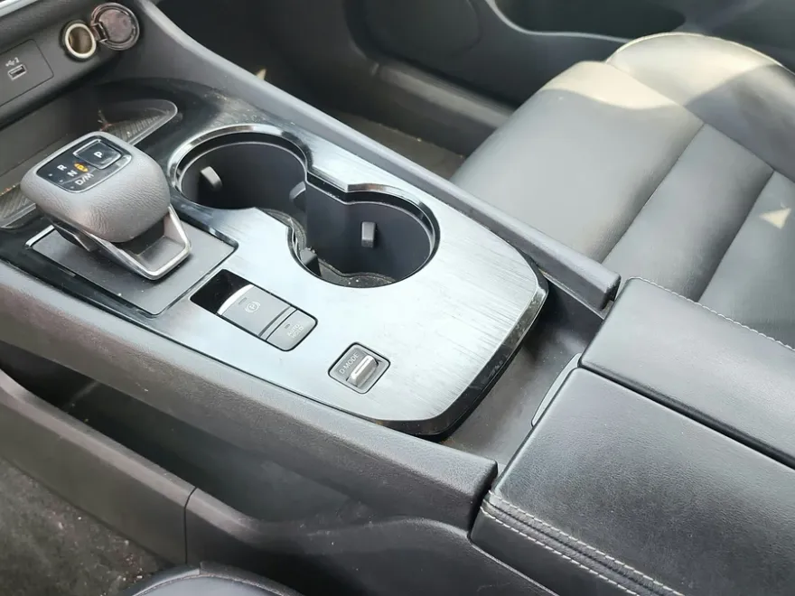 2022 Nissan Rogue SV photo 1