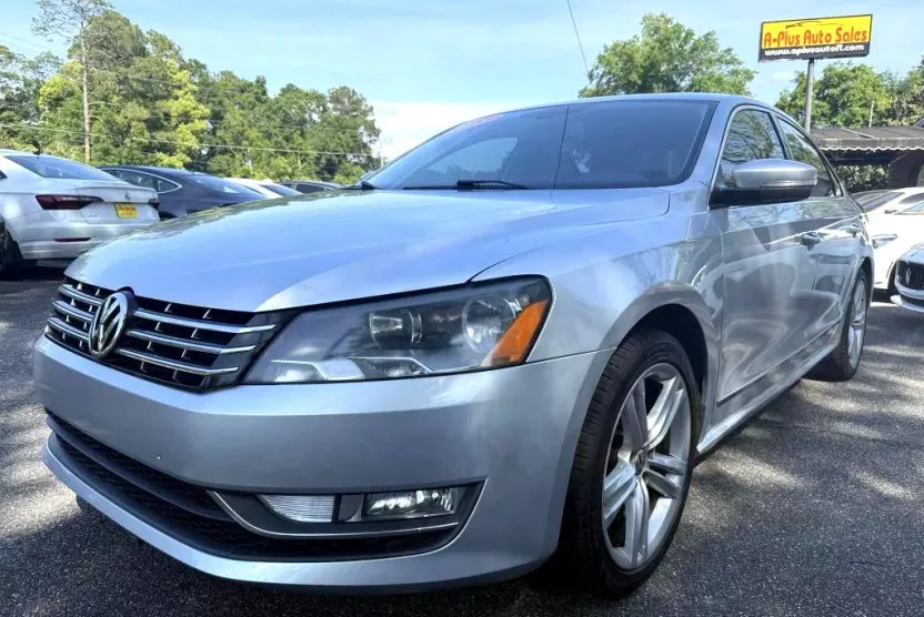 2015 Volkswagen Passat TDI SEL Premium photo 1