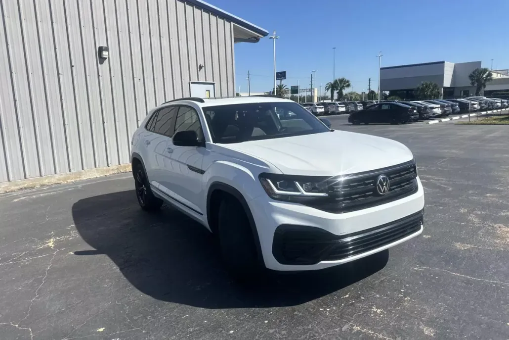 2023 Volkswagen Atlas Cross Sport V6 SEL photo 1