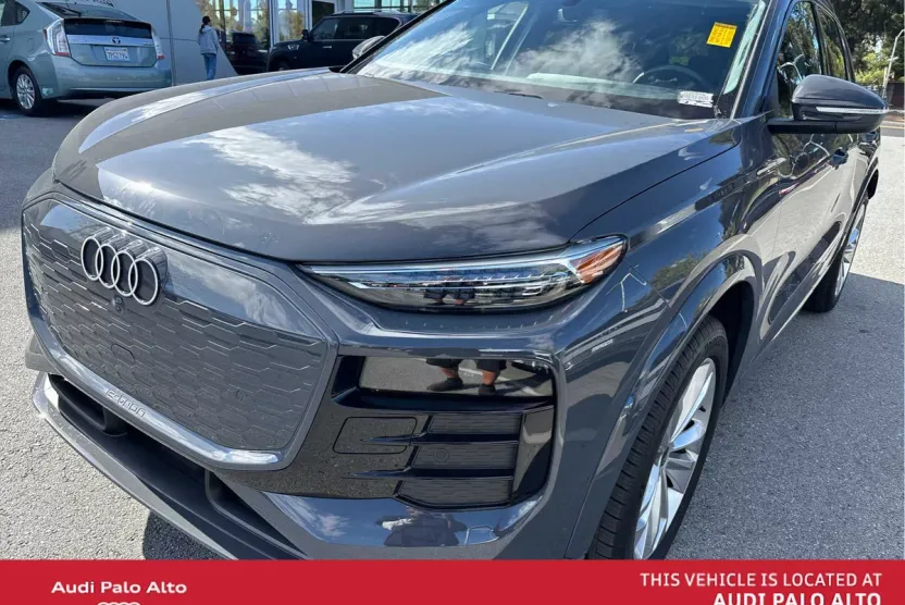 2025 Audi Q6 E-tron Premium Plus photo 1