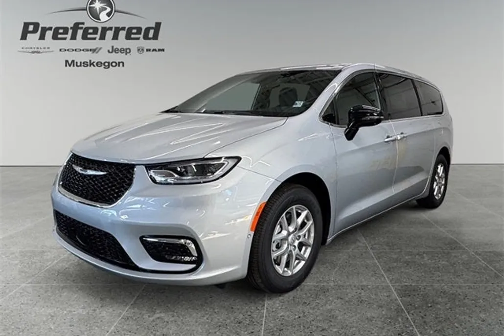 2026 Chrysler Pacifica photo 1