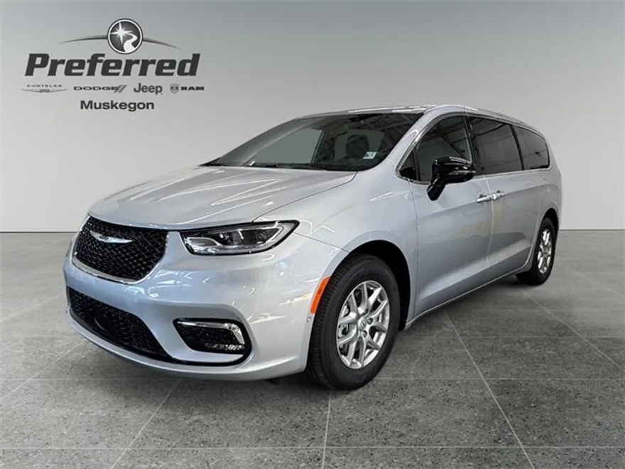 2026 Chrysler Pacifica photo 1